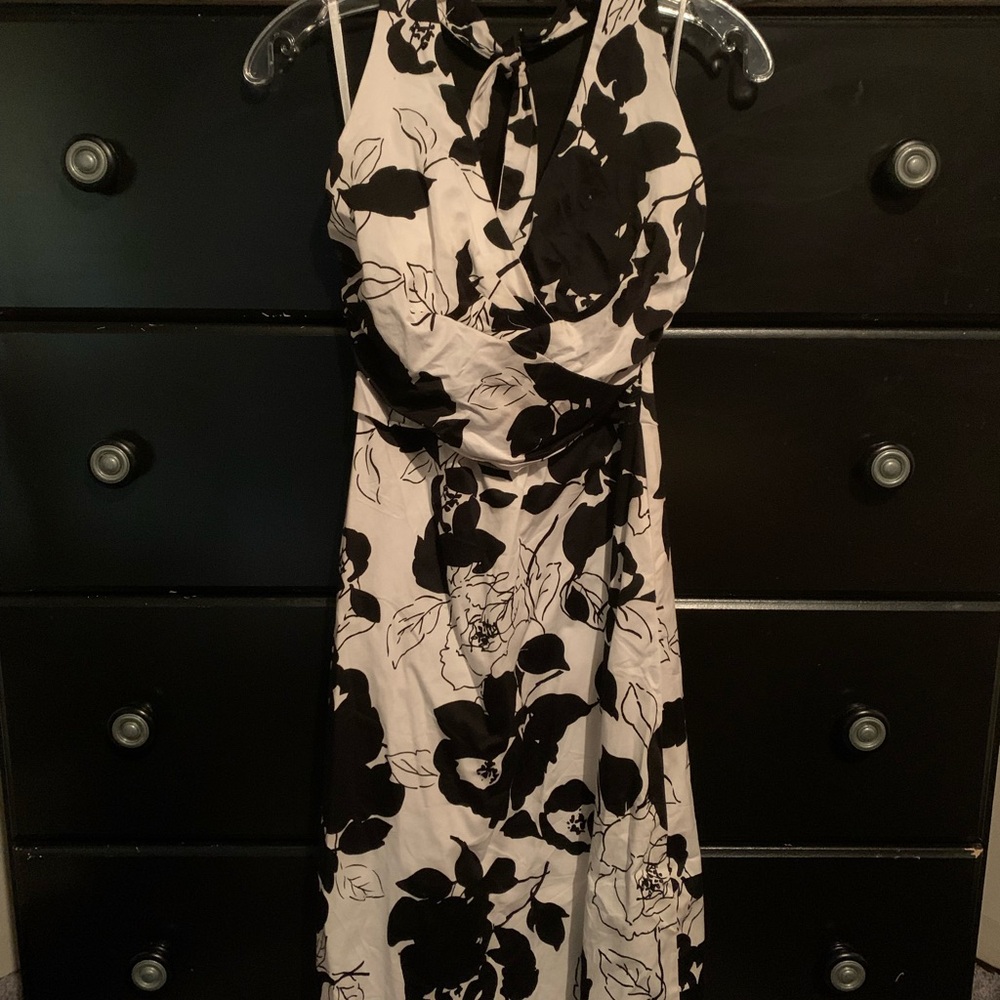 White House Black Market Black & White Floral Midi Dress